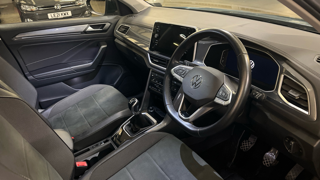 Volkswagen T-Roc T-roc 1.5 Tsi Style GY23ZVK Black #6