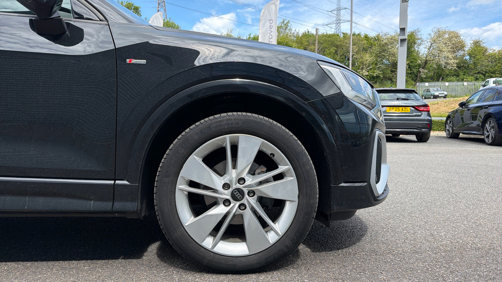 Audi Q2 Q2 35 Tfsi S Line S Tronic FP23AXY Black #5