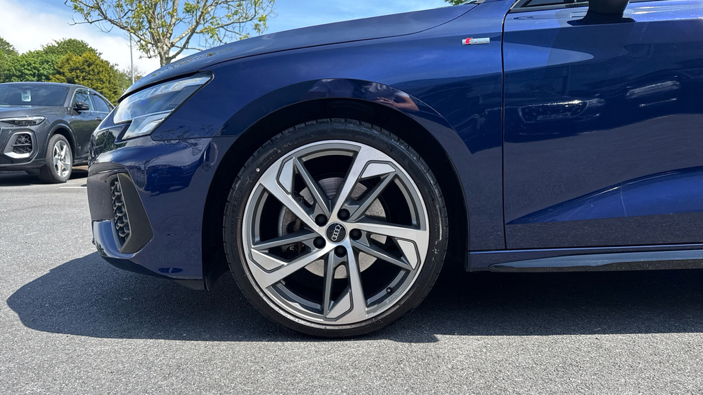 Audi A3 A3 35 Tfsi Black Edition S Tronic Tech Pack WG24VUE Blue #5