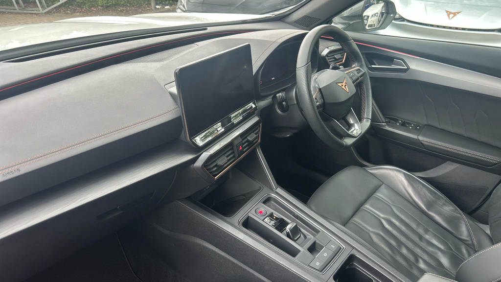 Cupra Formentor Formentor 1.5 Tsi 150 V2 Dsg DE24FLA White #2