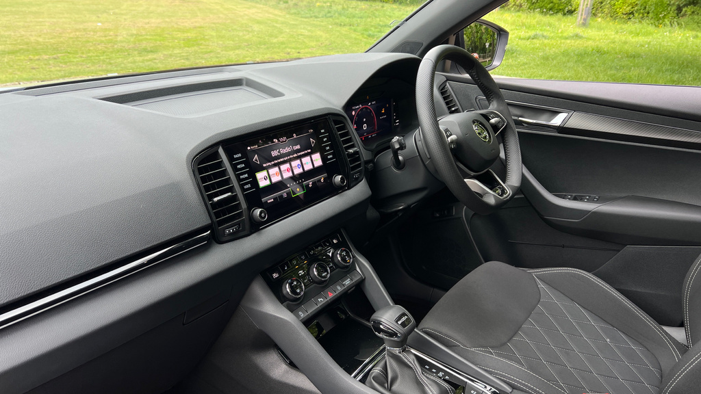 Skoda Karoq Karoq 1.5 Tsi Sportline Dsg YG25UGF Silver #2