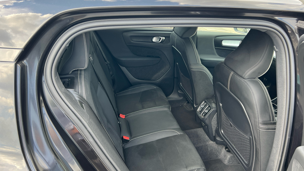 Volvo XC40 Xc40 2.0 B4p Plus Black Edition YC25PWX Black #6