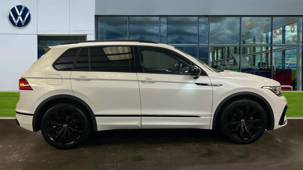 Volkswagen Tiguan Tiguan 1.5 Tsi 150 Black Edition Dsg GY24YMW White #4