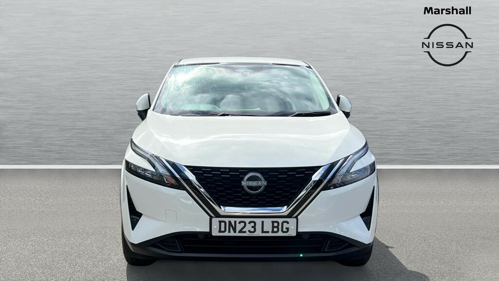 Nissan Qashqai Qashqai 1.3 Dig-t Mh Acenta Premium DN23LBG White #5