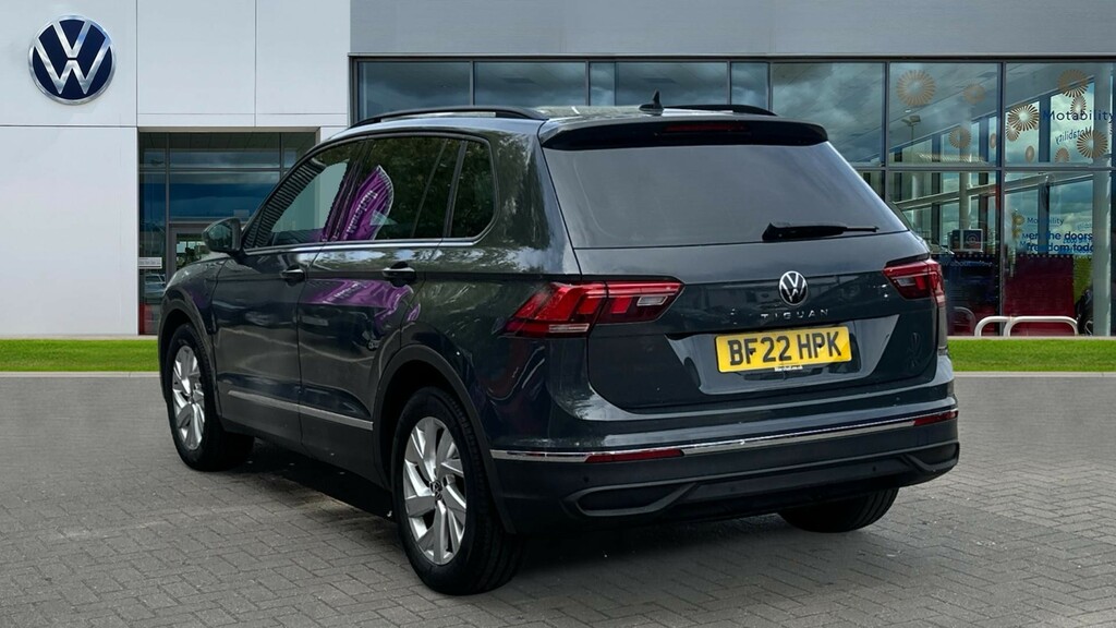 Volkswagen Tiguan Tiguan 1.5 Tsi 150 Life Dsg BF22HPK Grey #3