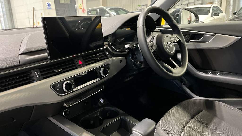 Audi A4 A4 35 Tfsi Technik S Tronic LM23VBT Black #2