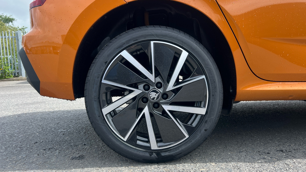 Skoda Kamiq Kamiq 1.0 Tsi Design Edition Dsg Hatchback Orange #5