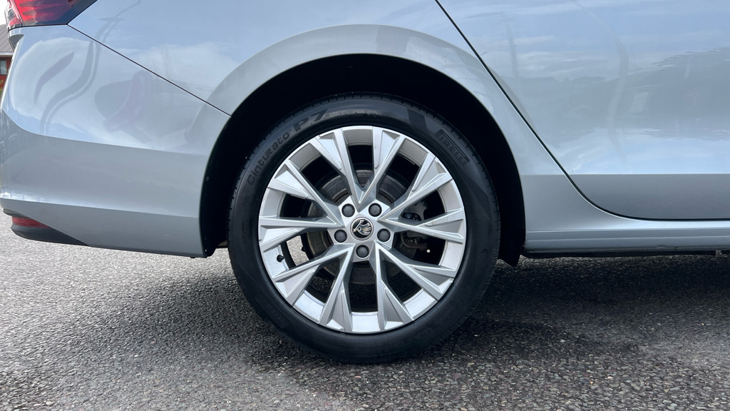 Skoda Superb Superb Estate Se L 1.5 Tsi Iv 204 Ps Dsg Silver #5