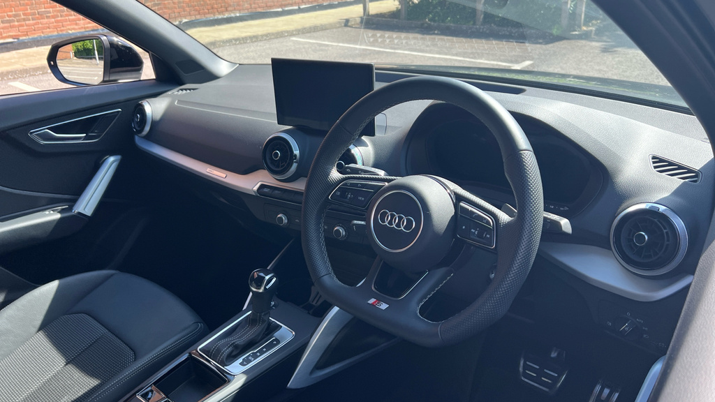 Audi Q2 Q2 35 Tfsi Black Edition S Tronic KN75FYA Grey #6