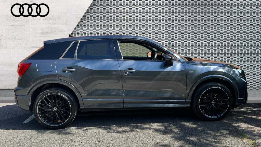 Audi Q2 Q2 35 Tfsi Black Edition S Tronic KN75FYA Grey #4