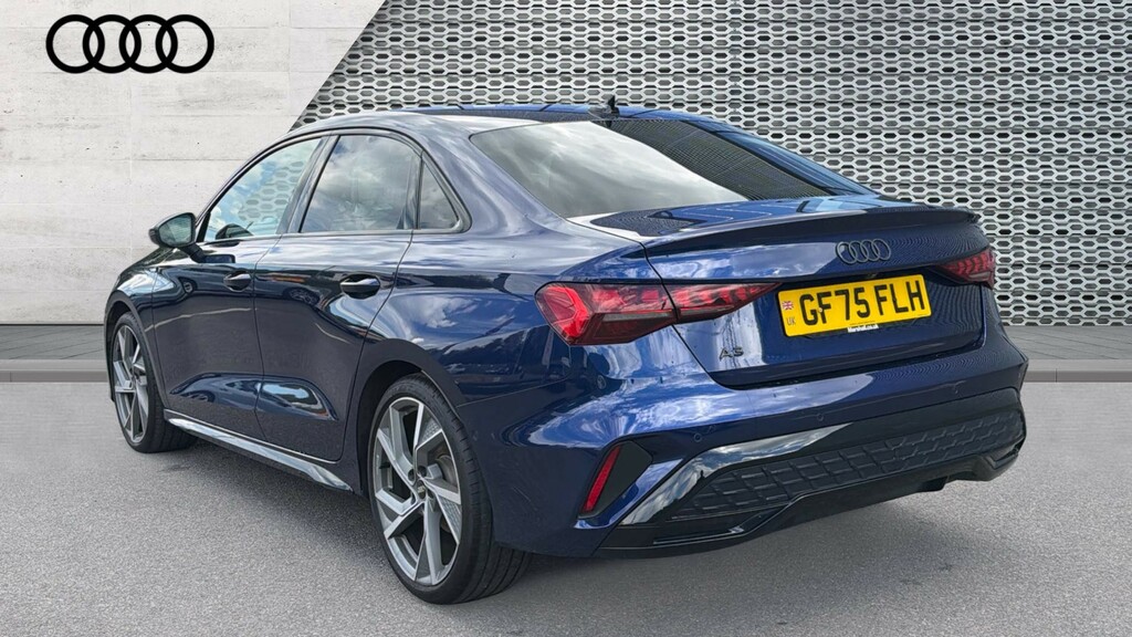 Audi A3 A3 35 Tfsi Black Edition S Tronic GF75FLH Blue #3
