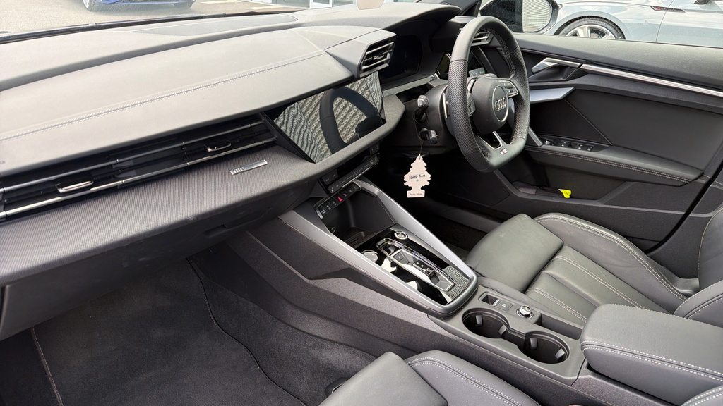 Audi A3 A3 35 Tfsi Black Edition S Tronic GF75FLH Blue #2