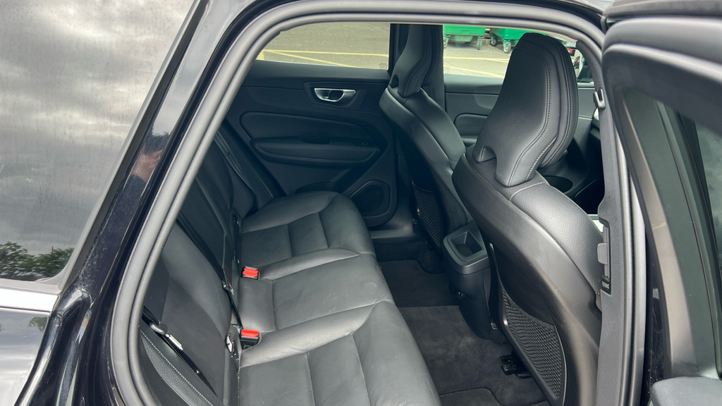 Volvo XC60 Xc60 2.0 B5p Core Awd Geartronic RV74EKO Black #6