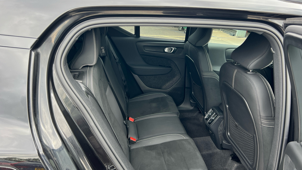 Volvo XC40 Xc40 2.0 B4p Plus Black Edition RO75MHV Black #6