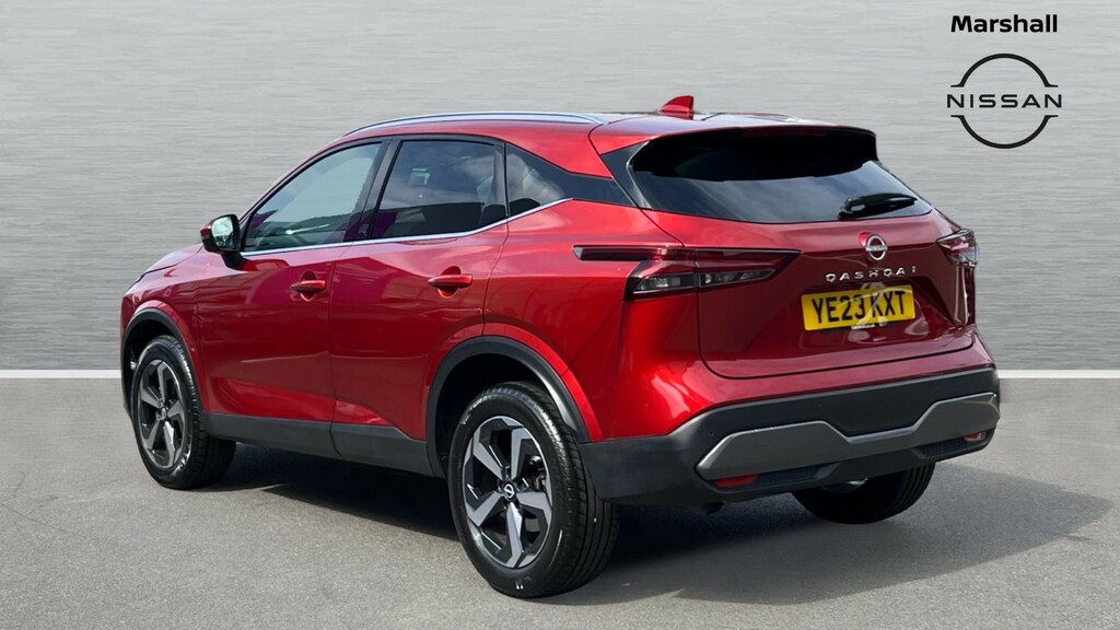 Nissan Qashqai Qashqai 1.3 Dig-t Mh 158 N-connecta Xtronic YE23KXT Red #2