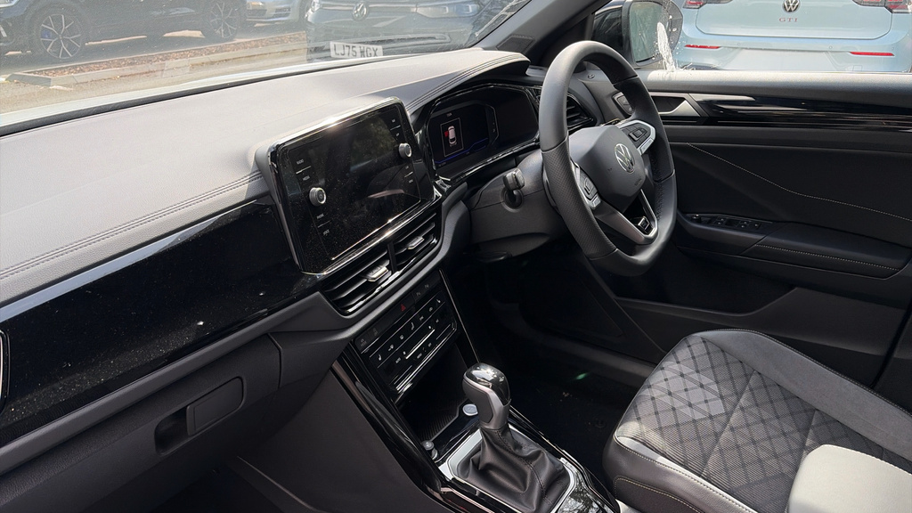 Volkswagen T-Roc T-roc R-line 1.5 Tsi 150Ps 7-Speed Dsg LD26SZR Black #2