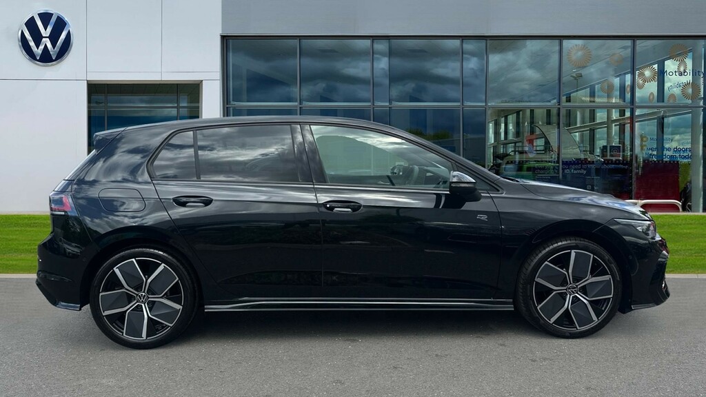 Volkswagen Golf Golf Hatch Black Edition 1.5 Etsi 150 Ps 7-Speed D Black #4
