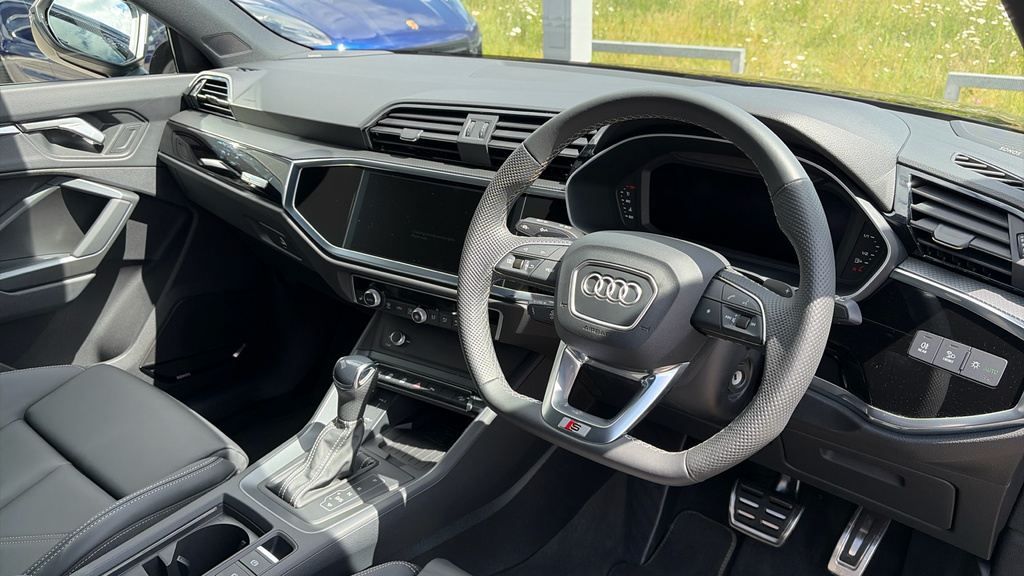 Audi Q3 Q3 35 Tfsi Black Edition S Tronic 20 Alloy LR75SKN Black #6