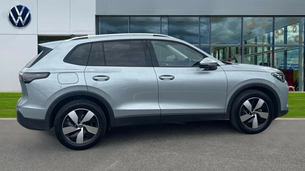 Volkswagen Tiguan Tiguan Match 1.5 Etsi 150 Ps 7-Speed Dsg Silver #4