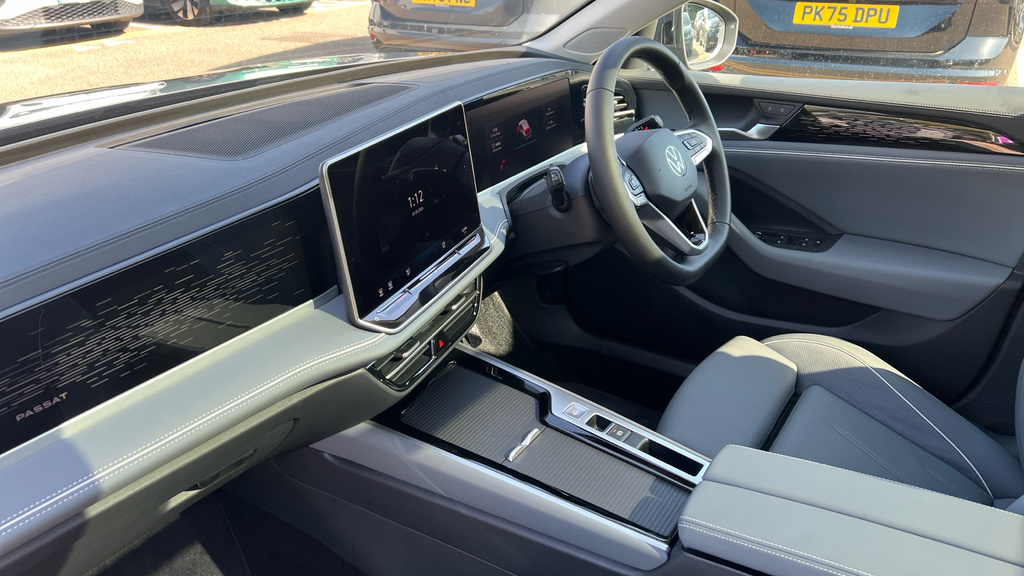 Volkswagen Passat Passat Elegance 1.5 Etsi 150 Ps 7-Speed Dsg EJ26DJX Grey #2