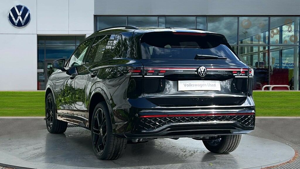 Volkswagen Tiguan Volkswagen Tiguan Estate 1.5 Tsi 272 Ehybrid R-lin KR26TPZ Black #3