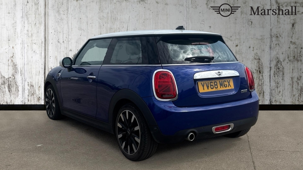 Mini Hatch Hatchback 1.5 Cooper Exclusive II YV68MGX Blue #2