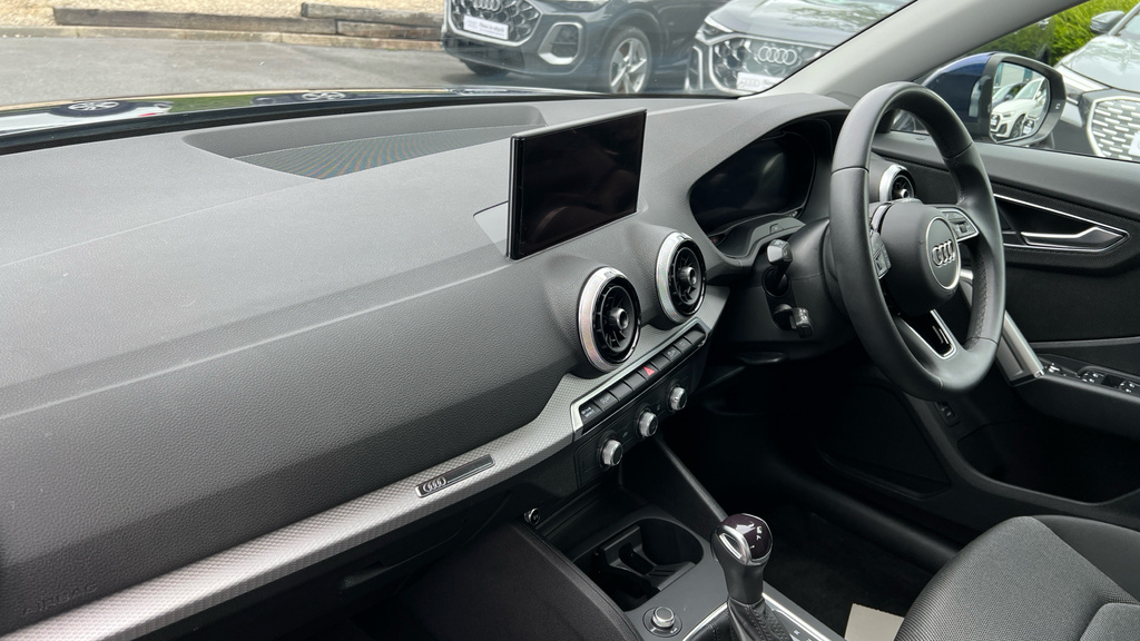 Audi Q2 Q2 35 Tfsi Sport S Tronic GL73UAD Blue #2