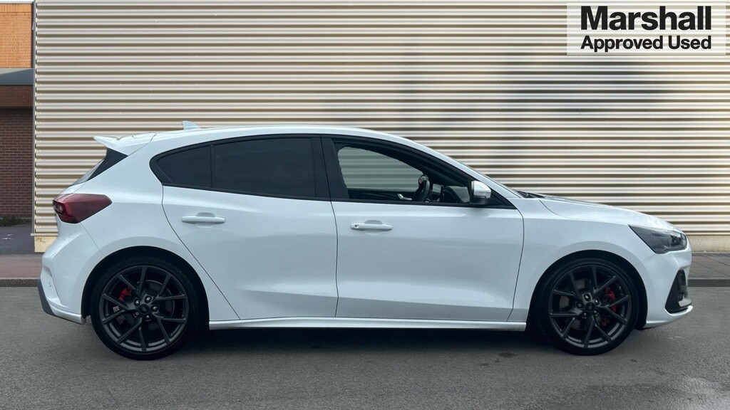 Ford Focus Focus 2.3 Ecoboost St LB23SXZ White #2