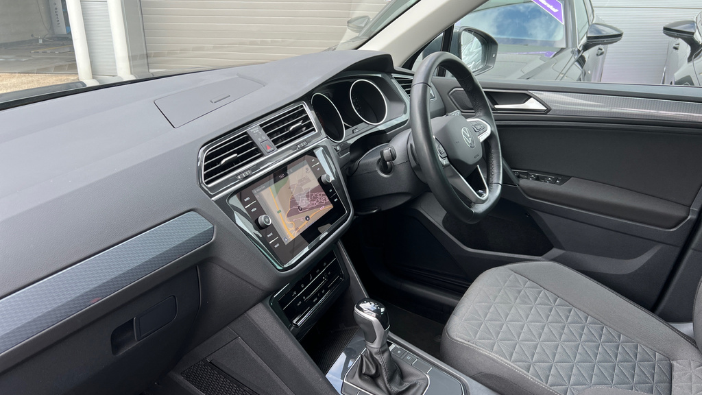 Volkswagen Tiguan Tiguan 1.5 Tsi 150 Life Dsg GF23RWL Grey #2