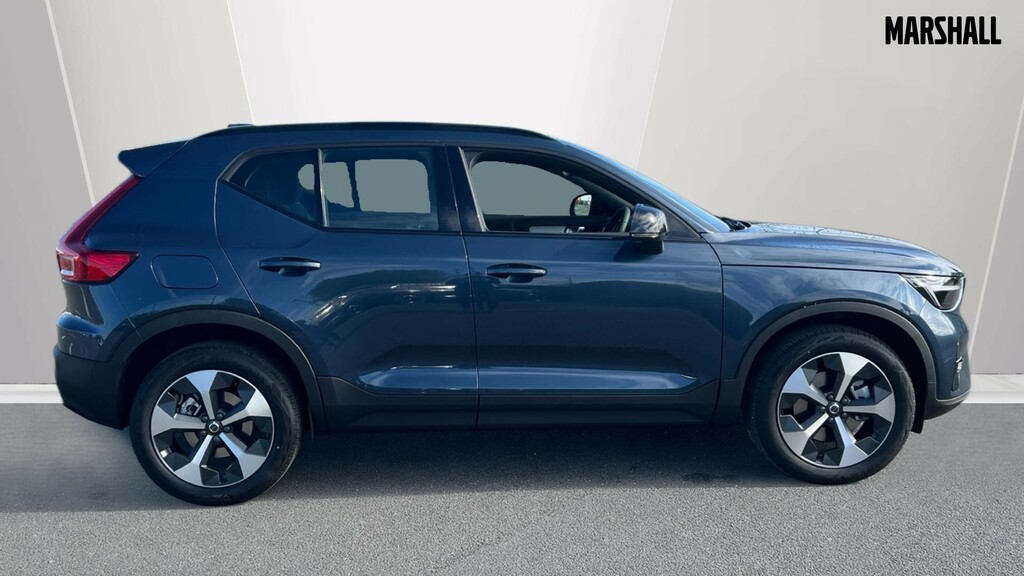 Volvo XC40 Volvo Xc40 Estate 2.0 B3p Plus Dark FD26WWJ Blue #3