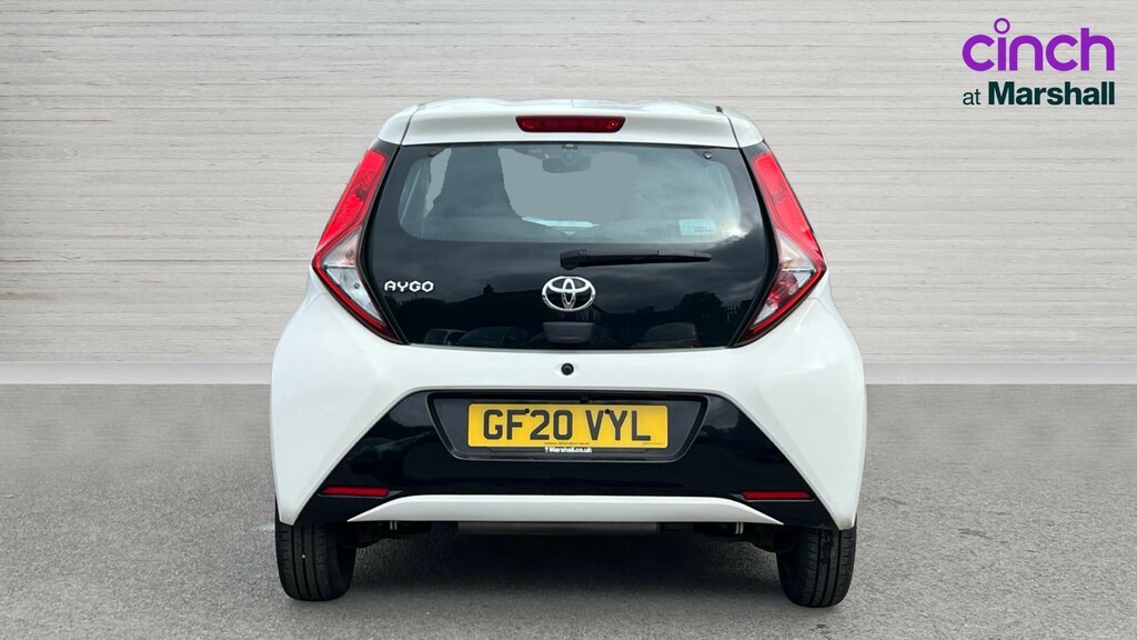 Toyota Aygo Aygo 1.0 Vvt-i X-play GF20VYL White #4