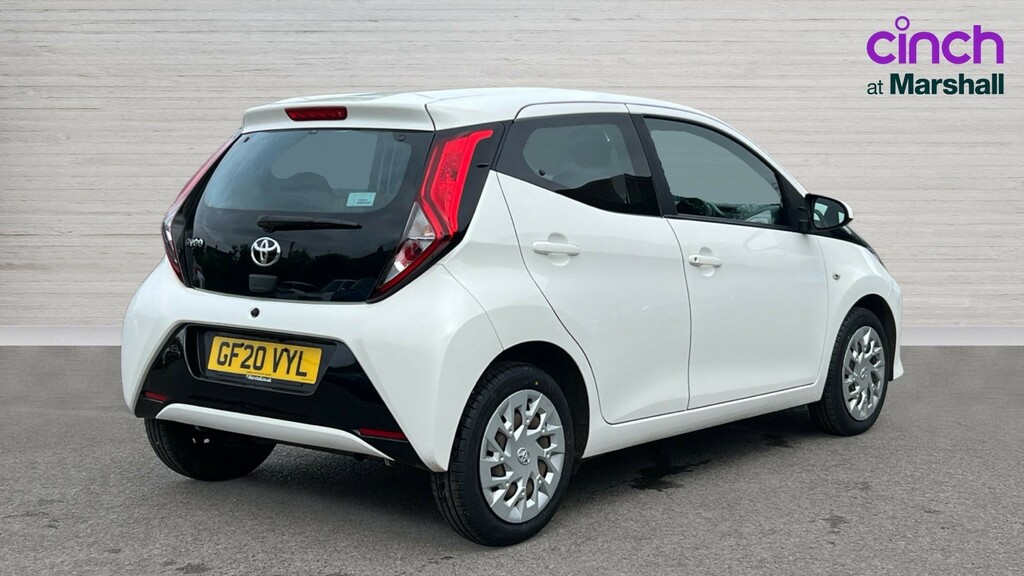 Toyota Aygo Aygo 1.0 Vvt-i X-play GF20VYL White #3