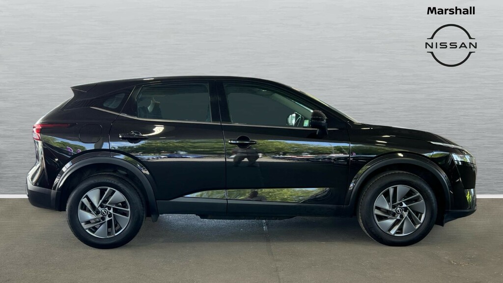 Nissan Qashqai Qashqai 1.3 Dig-t Mh Acenta Premium BD23UVN Black #3