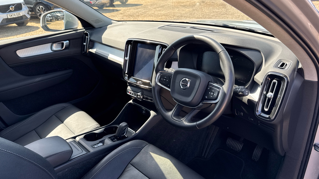 Volvo XC40 Xc40 2.0 D3 Momentum Geartronic Silver #4