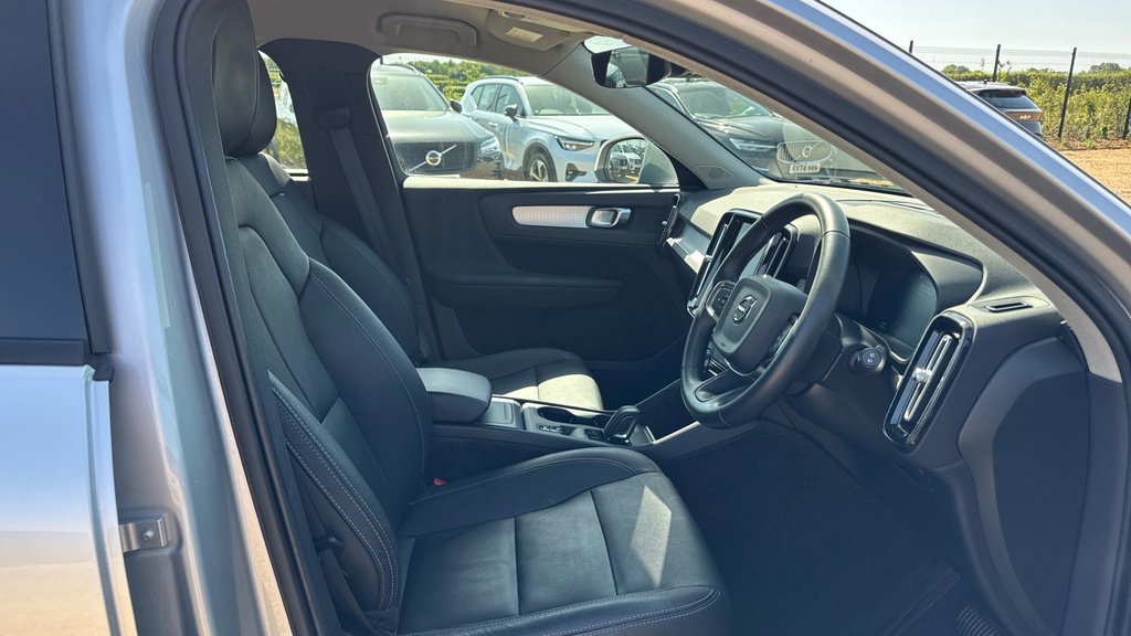 Volvo XC40 Xc40 2.0 D3 Momentum Geartronic Silver #6