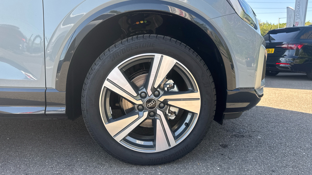Audi Q2 Audi Q2 Sport 35 Tfsi 150 Ps S Tronic GF26ZZR Grey #5