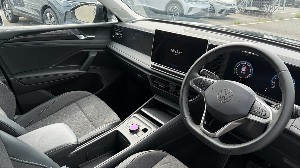 Volkswagen Tiguan Tiguan 1.5 Tsi Ehybrid Match Dsg GL25KJU Black #2