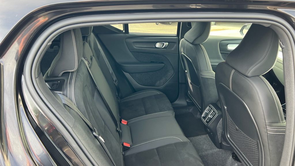 Volvo XC40 Xc40 2.0 B4p Plus Black Edition WF75CUV Black #6
