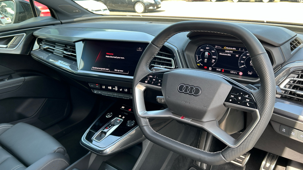 Audi Q4 E Tron Q4 210Kw 45 82Kwh Black Edition KN75WZC Black #6