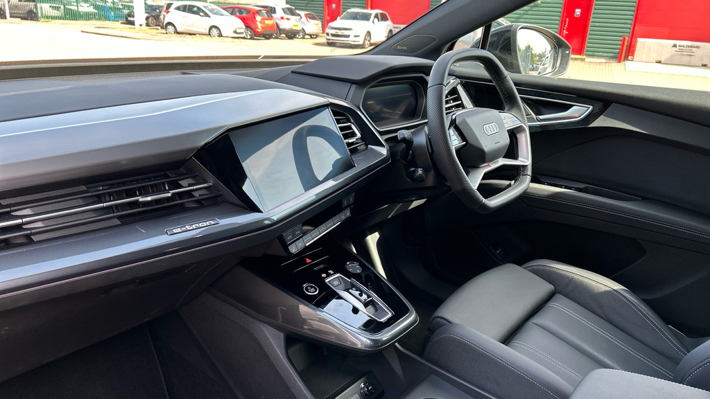 Audi Q4 E Tron Q4 210Kw 45 82Kwh Black Edition KN75WZC Black #2