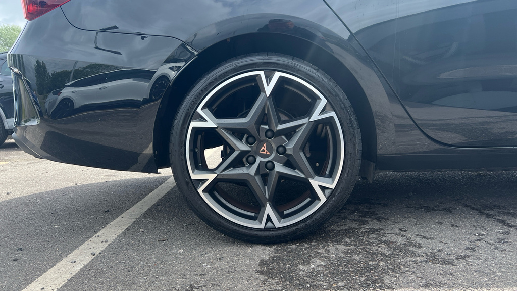 Cupra Leon Leon 1.5 Etsi 150 V2 Dsg KS25TUV Black #5