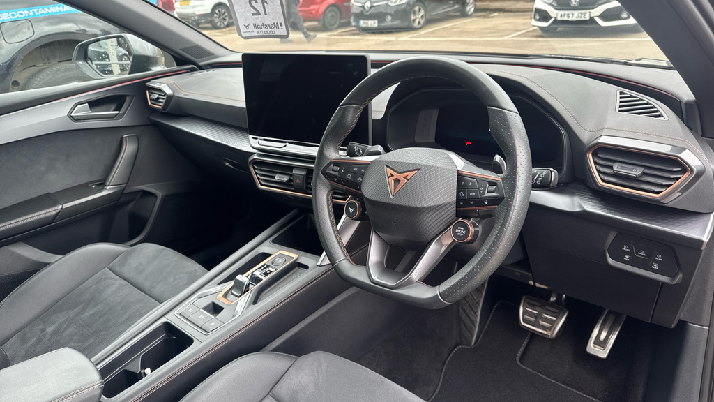 Cupra Leon Leon 1.5 Etsi 150 V2 Dsg KY25HMZ Black #6