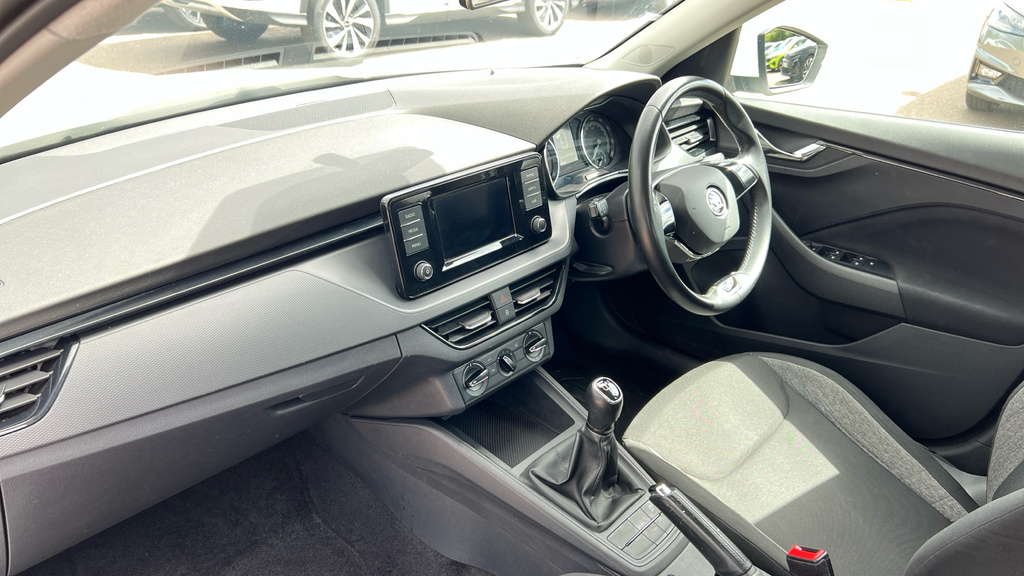 Skoda Kamiq Kamiq 1.0 Tsi 95 S OV21GBO White #2
