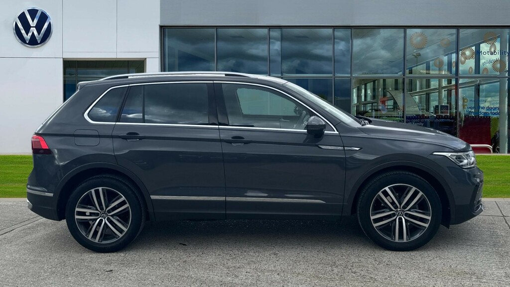 Volkswagen Tiguan Tiguan 1.5 Tsi 150 Elegance Dsg SA23TVF Grey #4