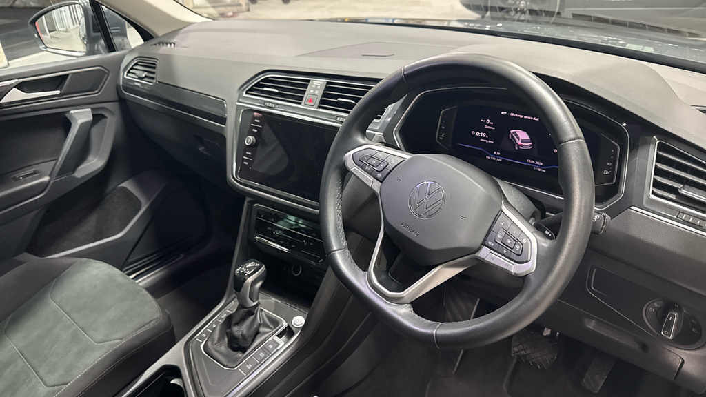 Volkswagen Tiguan Tiguan 1.5 Tsi 150 Elegance Dsg SA23TVF Grey #6