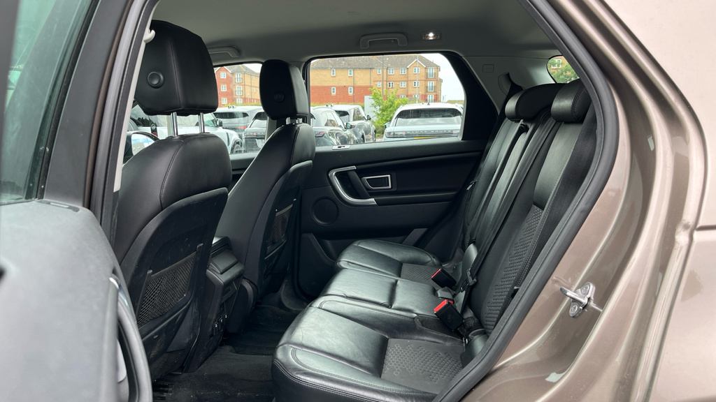 Land Rover Discovery Sport Discovery Sport 2.0 Td4 Se Tech 5 Seat  #4
