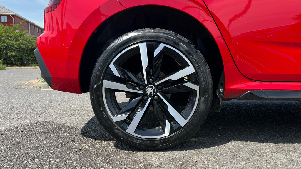 Skoda Kamiq Kamiq 1.5 Tsi Monte Carlo Edition Dsg KP75FMG Red #5