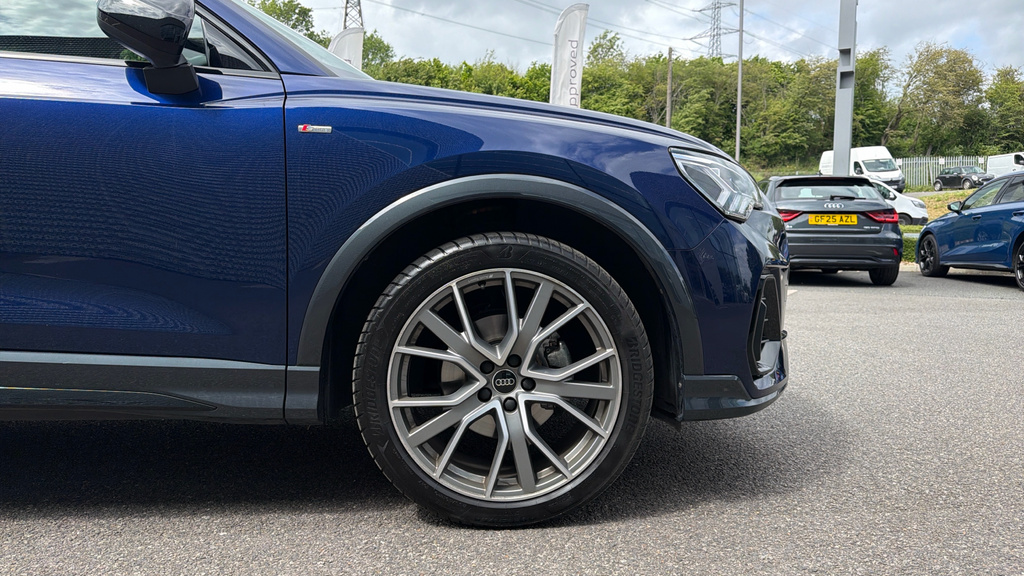 Audi Q3 Q3 35 Tfsi Black Edition S Tronic 20 Alloy LM75RBY Blue #5