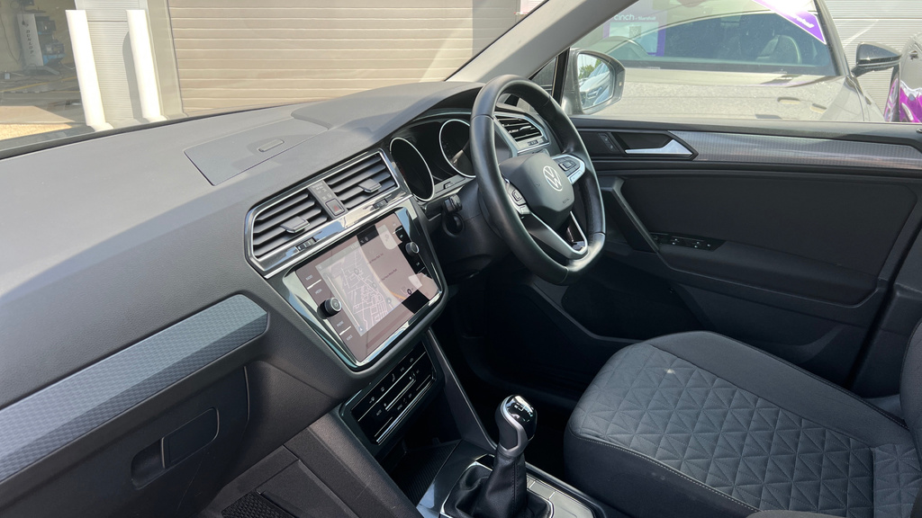Volkswagen Tiguan Tiguan 1.5 Tsi 150 Life OE22TGX Grey #2