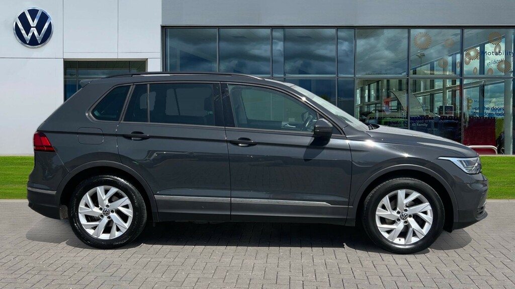 Volkswagen Tiguan Tiguan 1.5 Tsi 150 Life OE22TGX Grey #4